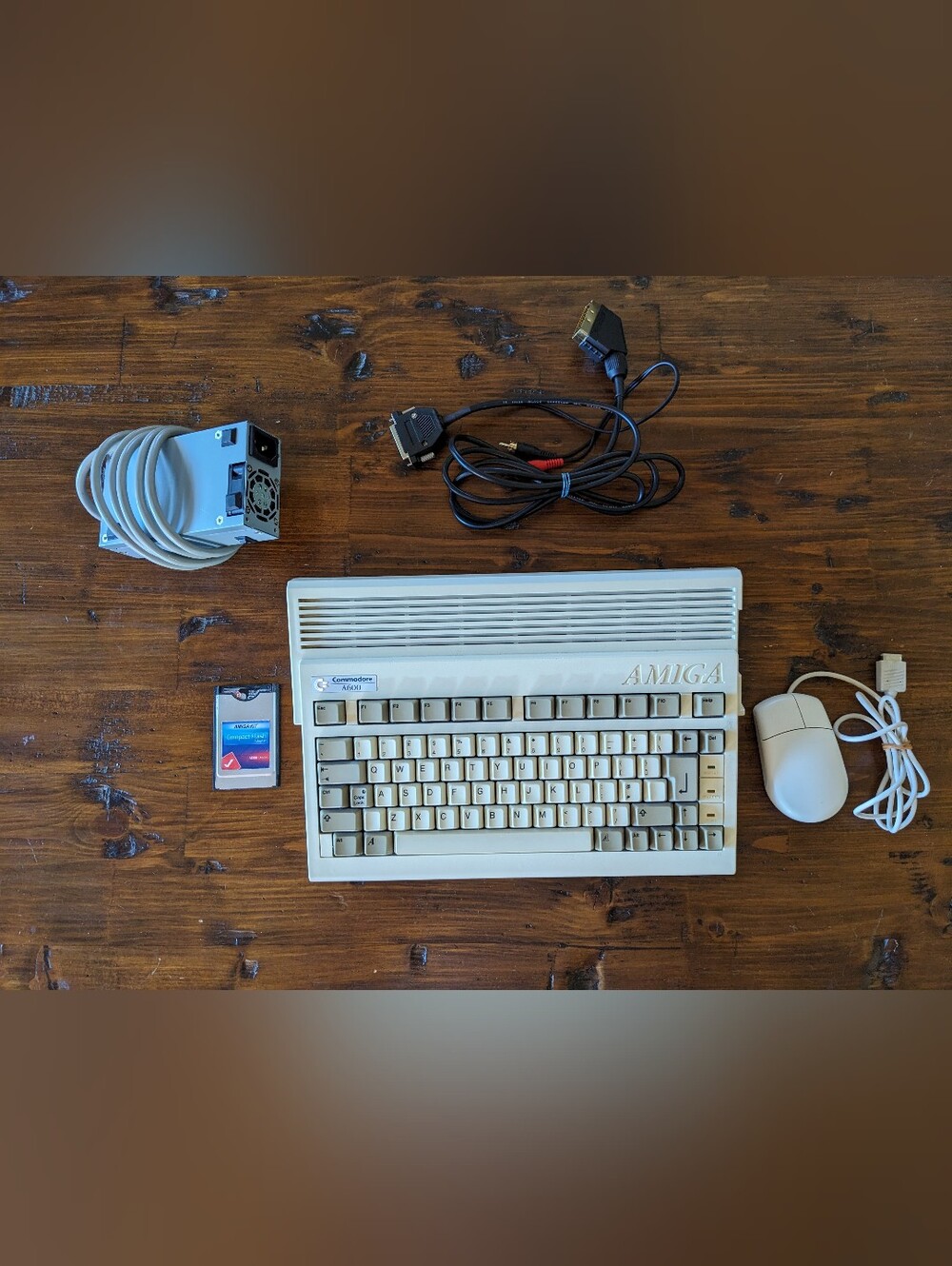 Rare Commodore Amiga 600 computer with accessories +++